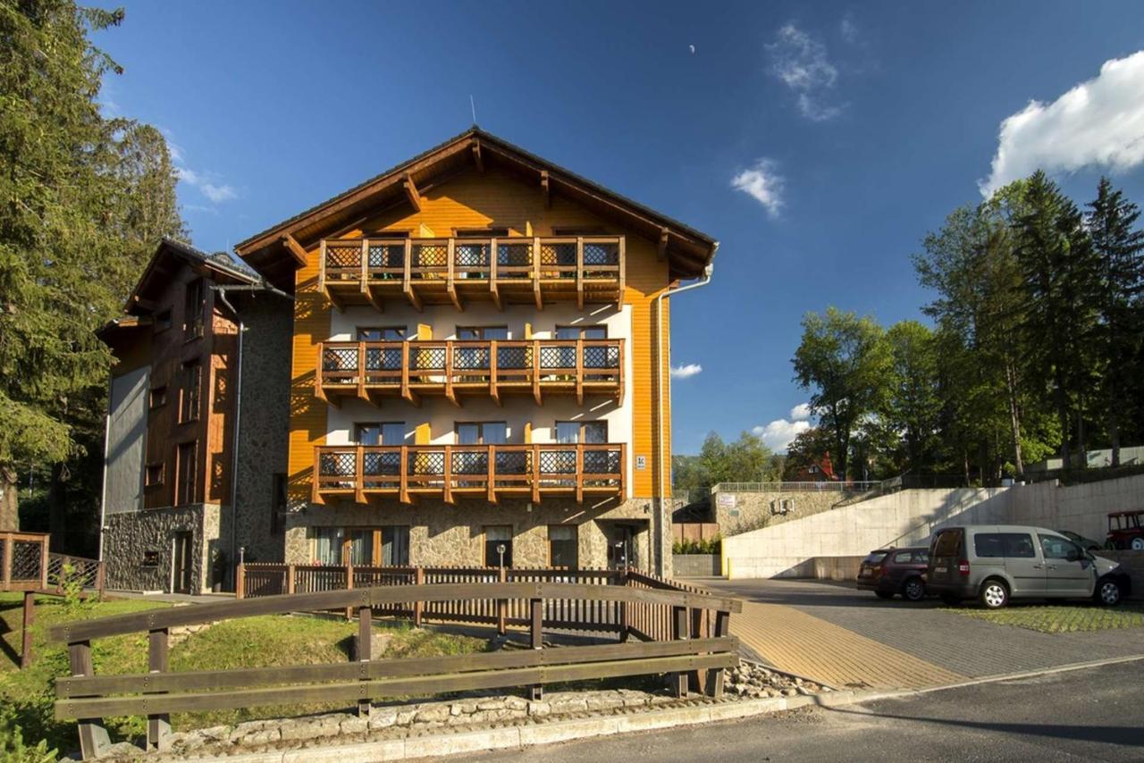 Apartamenty Trzy Sosny Okrzei 1C Szklarska Poręba Esterno foto
